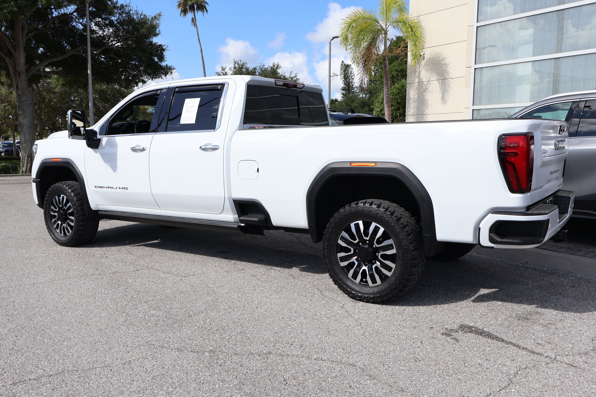 Used 2024 GMC Sierra 3500 Denali Ultimate AWD/4WD image 7