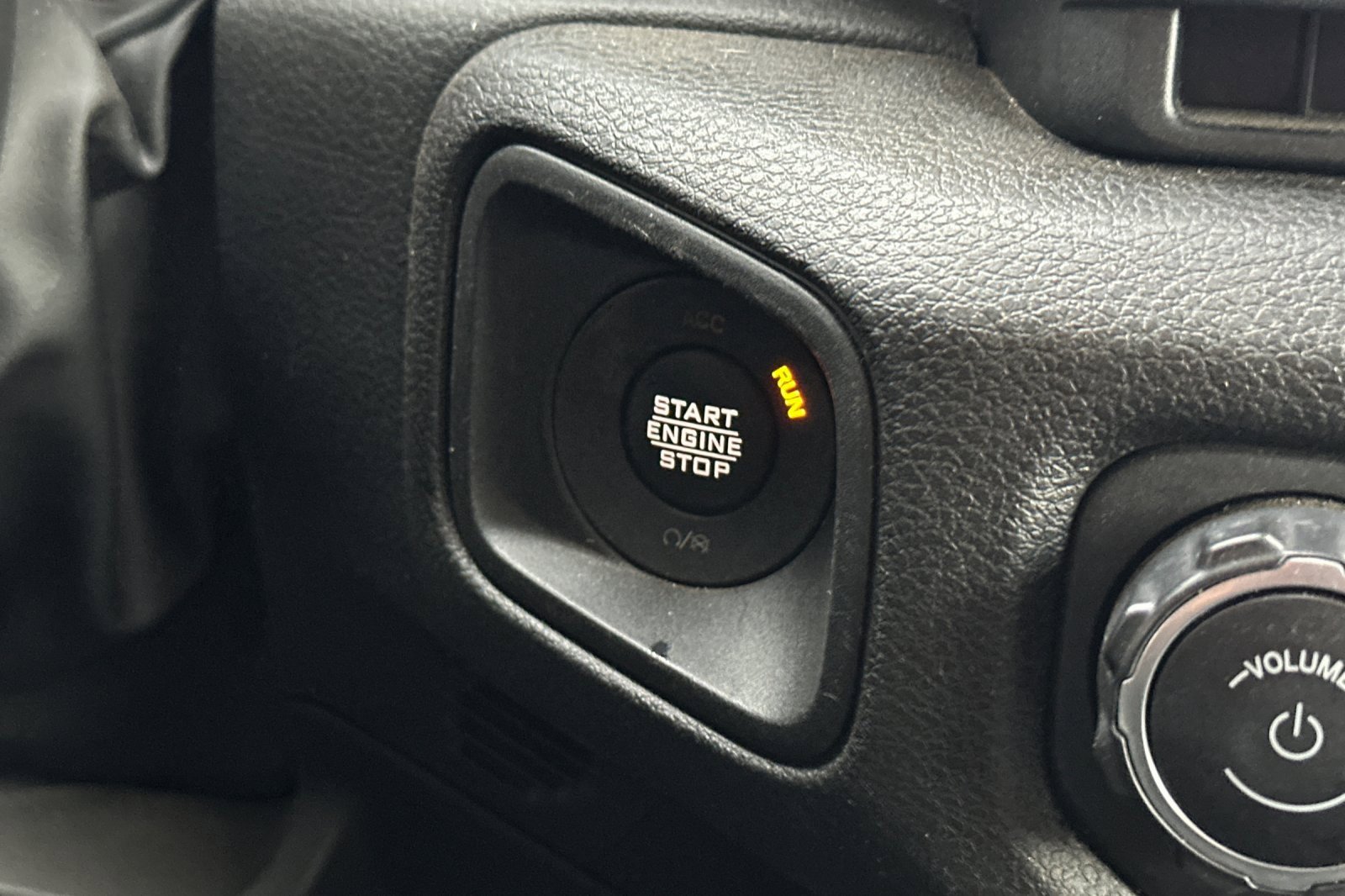 Used 2024 Jeep Wrangler Sport S image 21