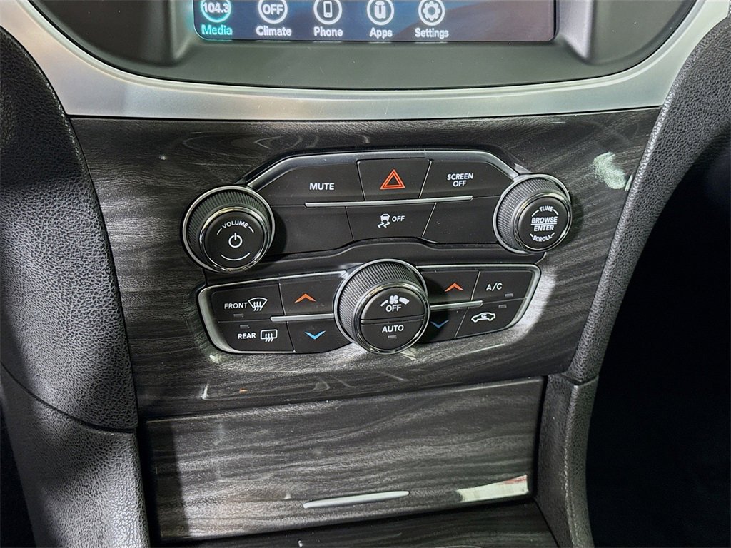 Used 2021 Chrysler 300 Touring w/ Sport Appearance Package image 8