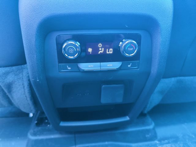 Used 2025 Chevrolet Traverse High Country w/ LPO, Floor Liner Package AWD/4WD image 28