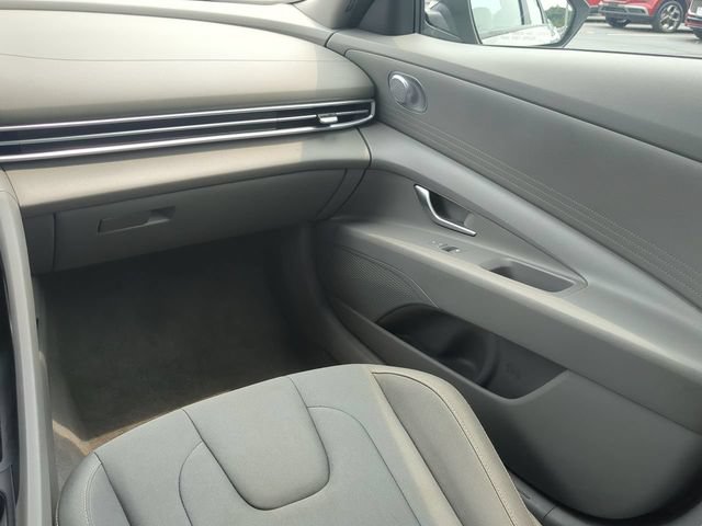 Used 2024 Hyundai Elantra SEL FWD image 15