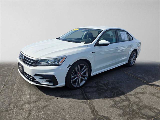 Used 2018 Volkswagen Passat 2.0T R-Line w/ R-Line Lighting Package FWD image 7