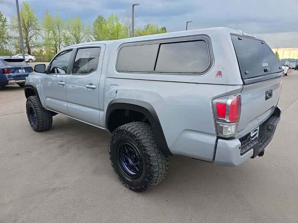 Used 2020 Toyota Tacoma TRD Off-Road w/ Technology Package image 3