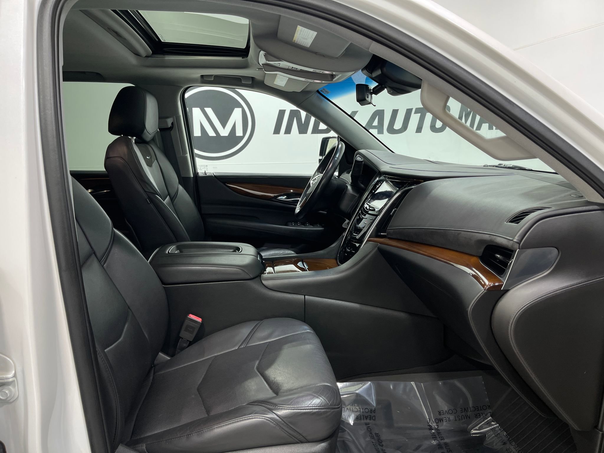 Used 2018 Cadillac Escalade Luxury w/ LPO, Radiant Package image 36