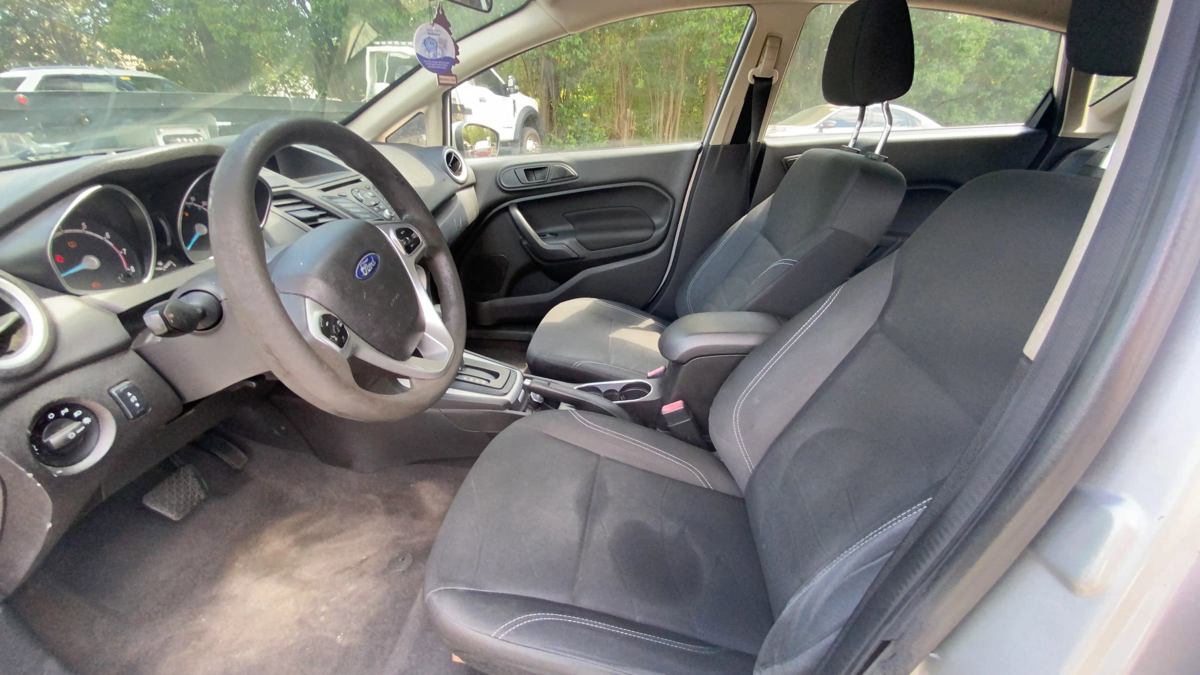 Used 2017 Ford Fiesta SE w/ Cold Weather Package FWD image 11