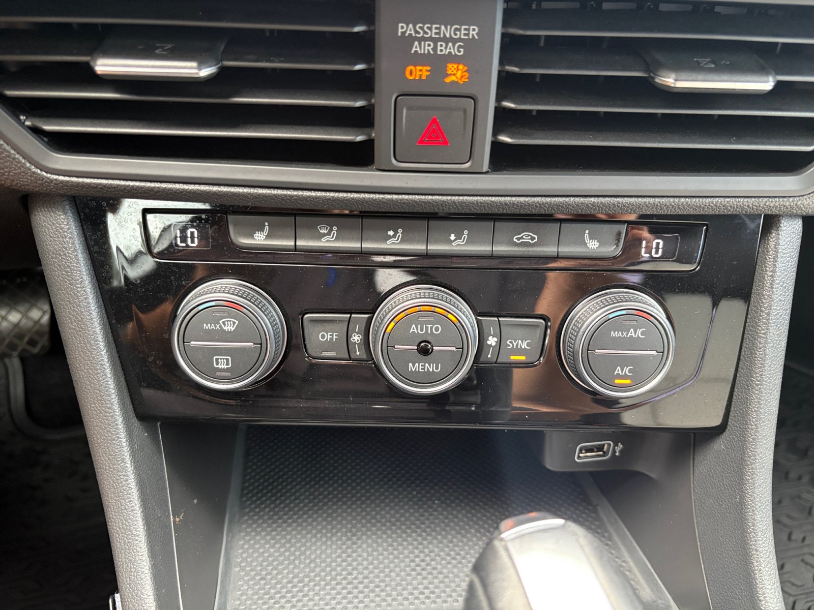 Used 2019 Volkswagen Jetta R-Line FWD image 17