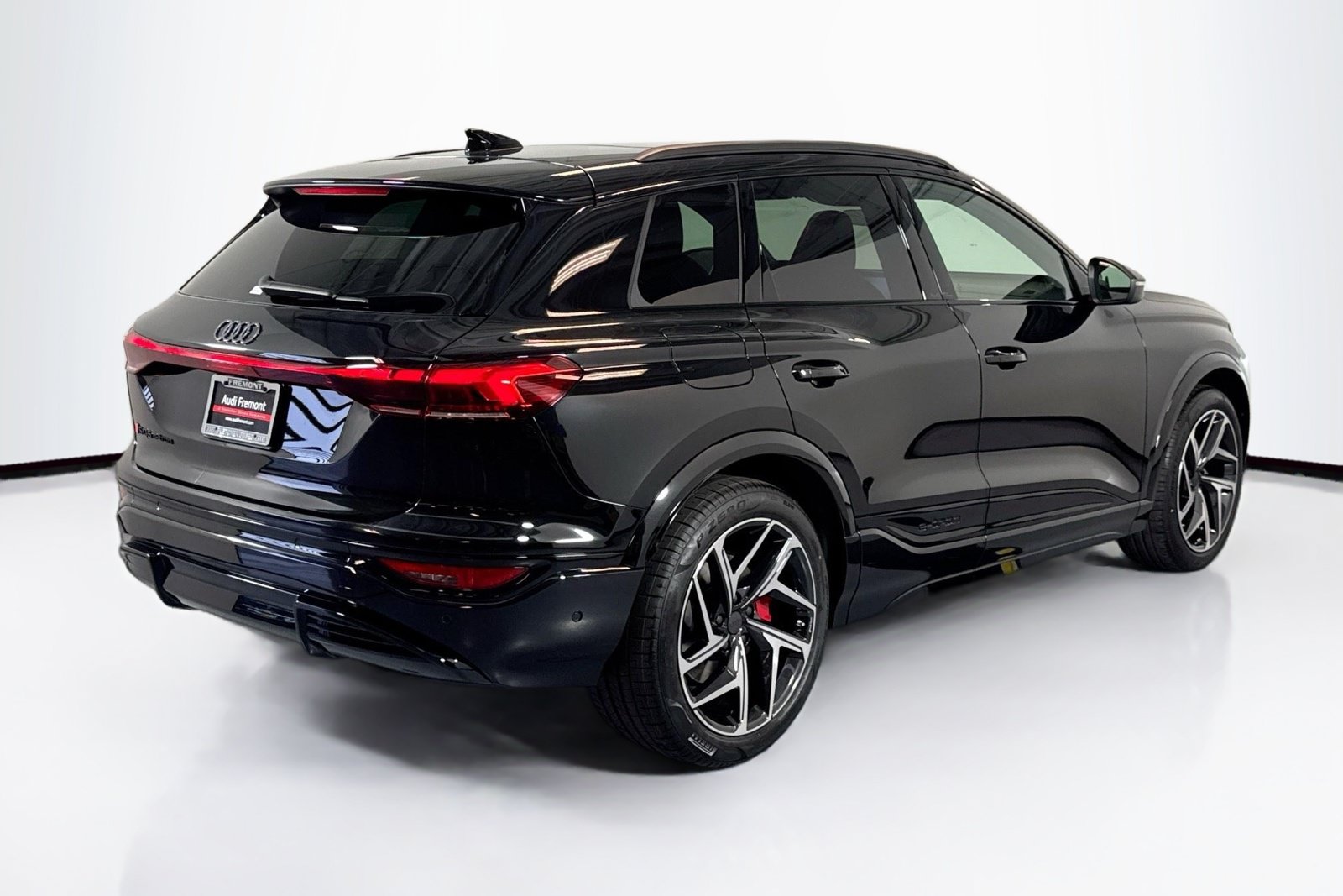 New 2027 Audi SQ6 e-tron Premium Plus AWD/4WD image 5