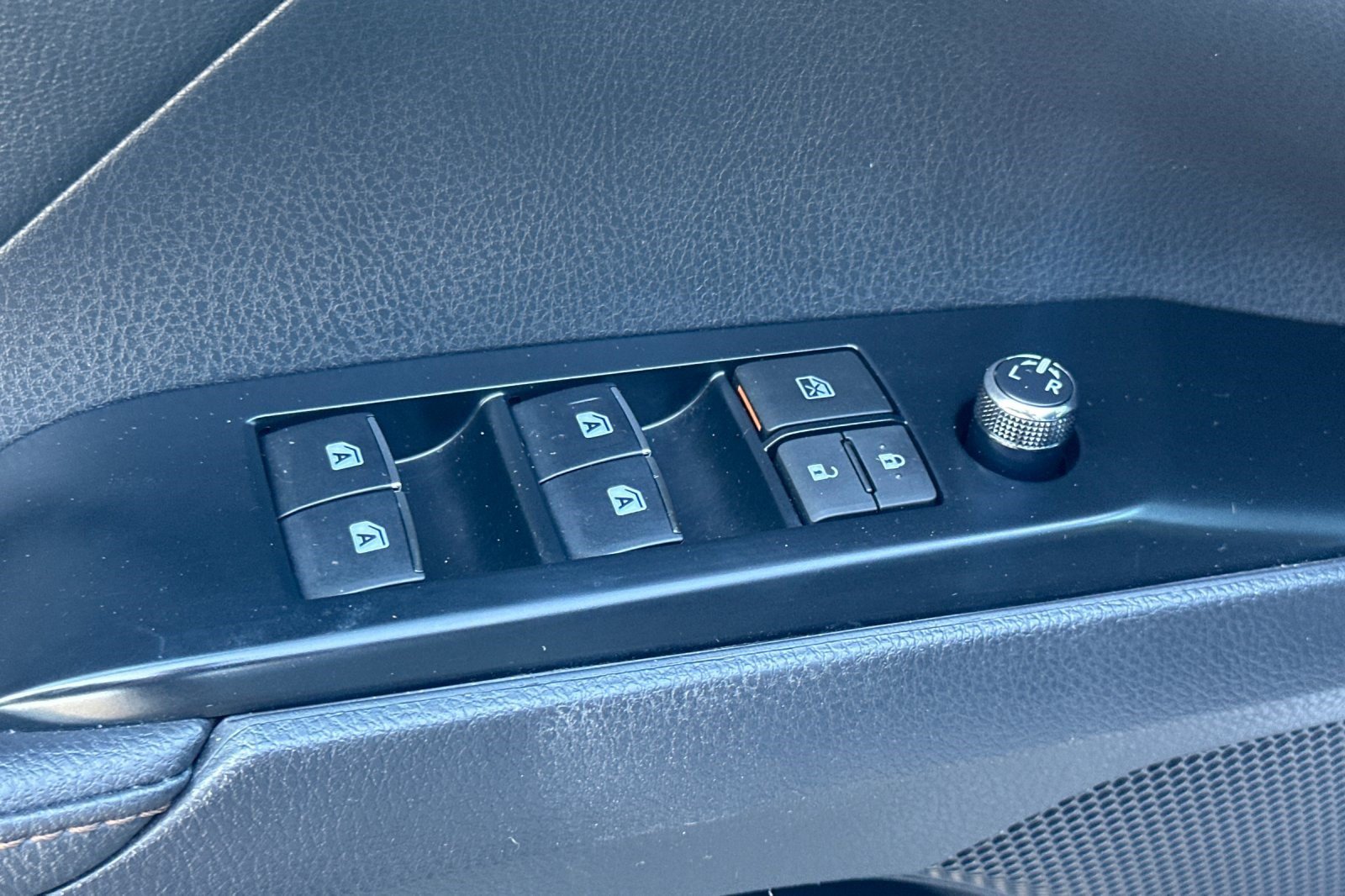 Used 2019 Toyota Camry XLE w/ Driver Assist Package FWD image 13