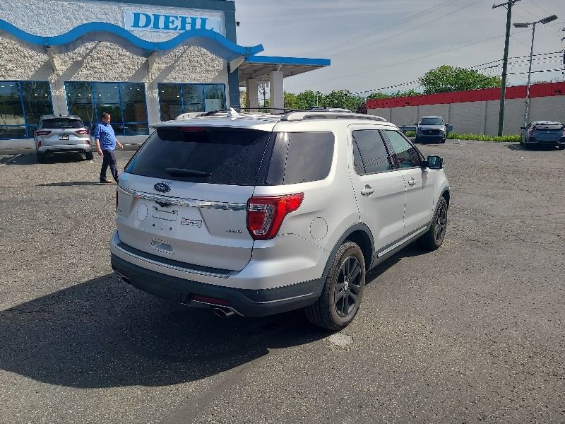 Used 2018 Ford Explorer XLT w/ Equipment Group 202A AWD/4WD image 5