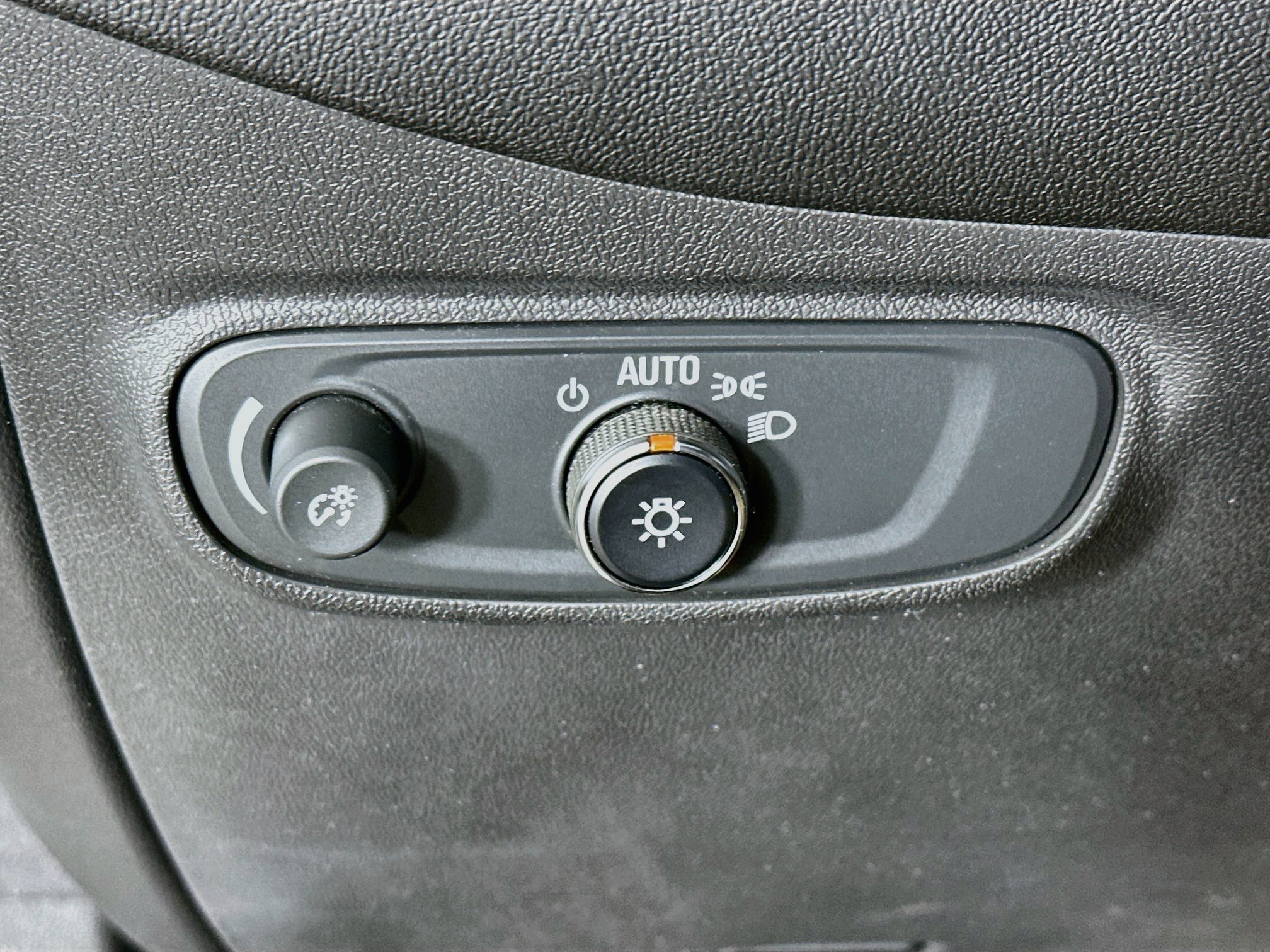 Used 2022 Chevrolet Equinox LT AWD/4WD image 17