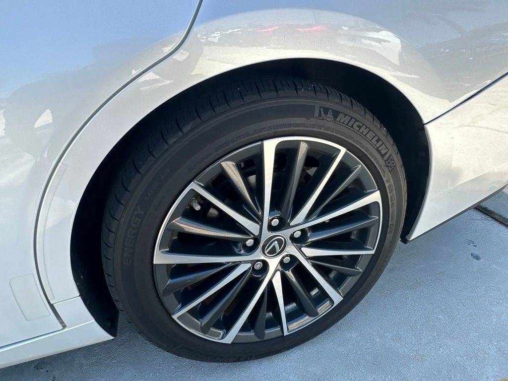 Used 2023 Lexus ES 350 w/ Premium Package FWD image 12