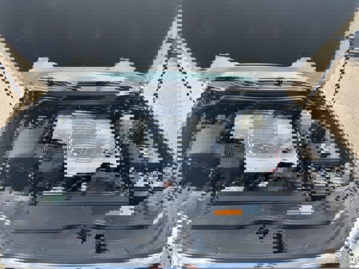 Used 2018 Toyota Land Cruiser image 25