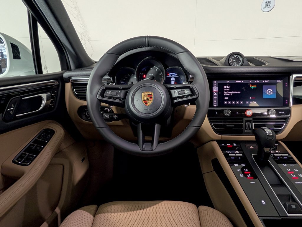 New 2026 Porsche Macan AWD/4WD image 21