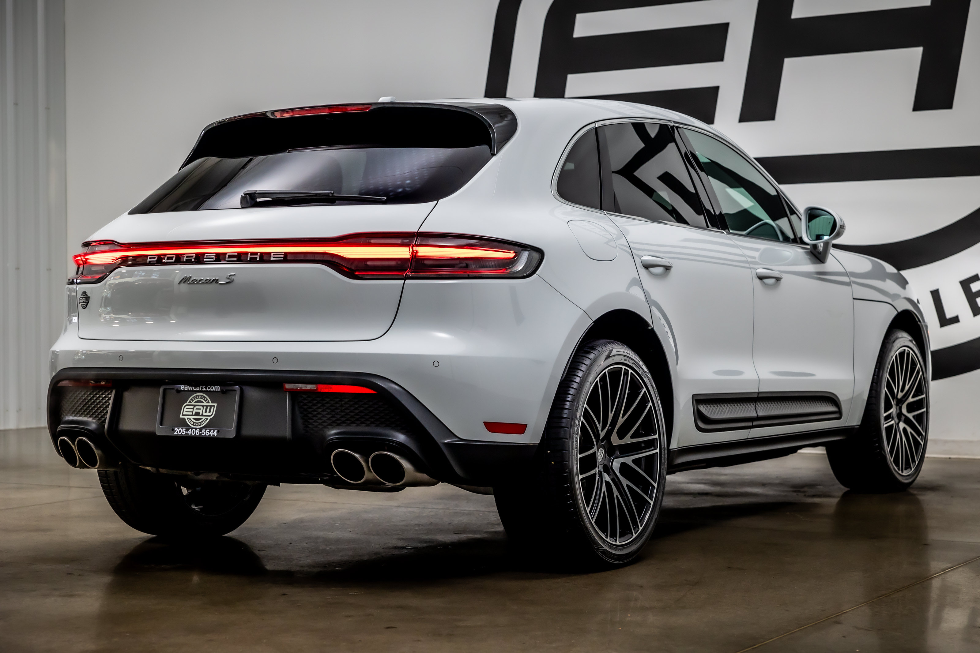 Used 2022 Porsche Macan S AWD/4WD image 33