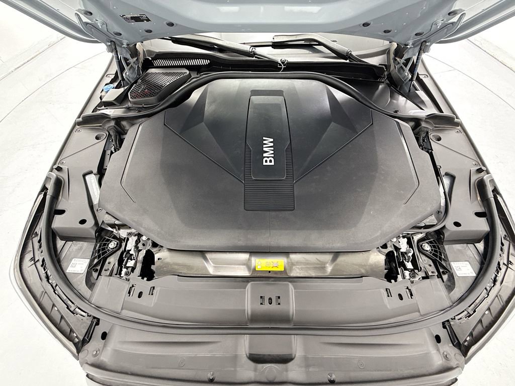 Certified 2026 BMW i5 eDrive40 w/ M Sport Package image 28