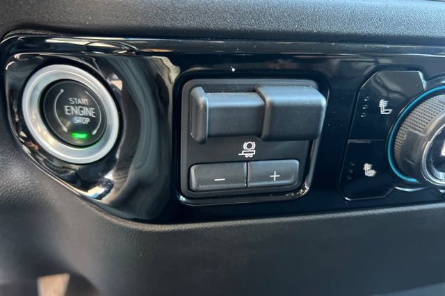 Used 2024 Chevrolet Silverado 2500 LT image 39