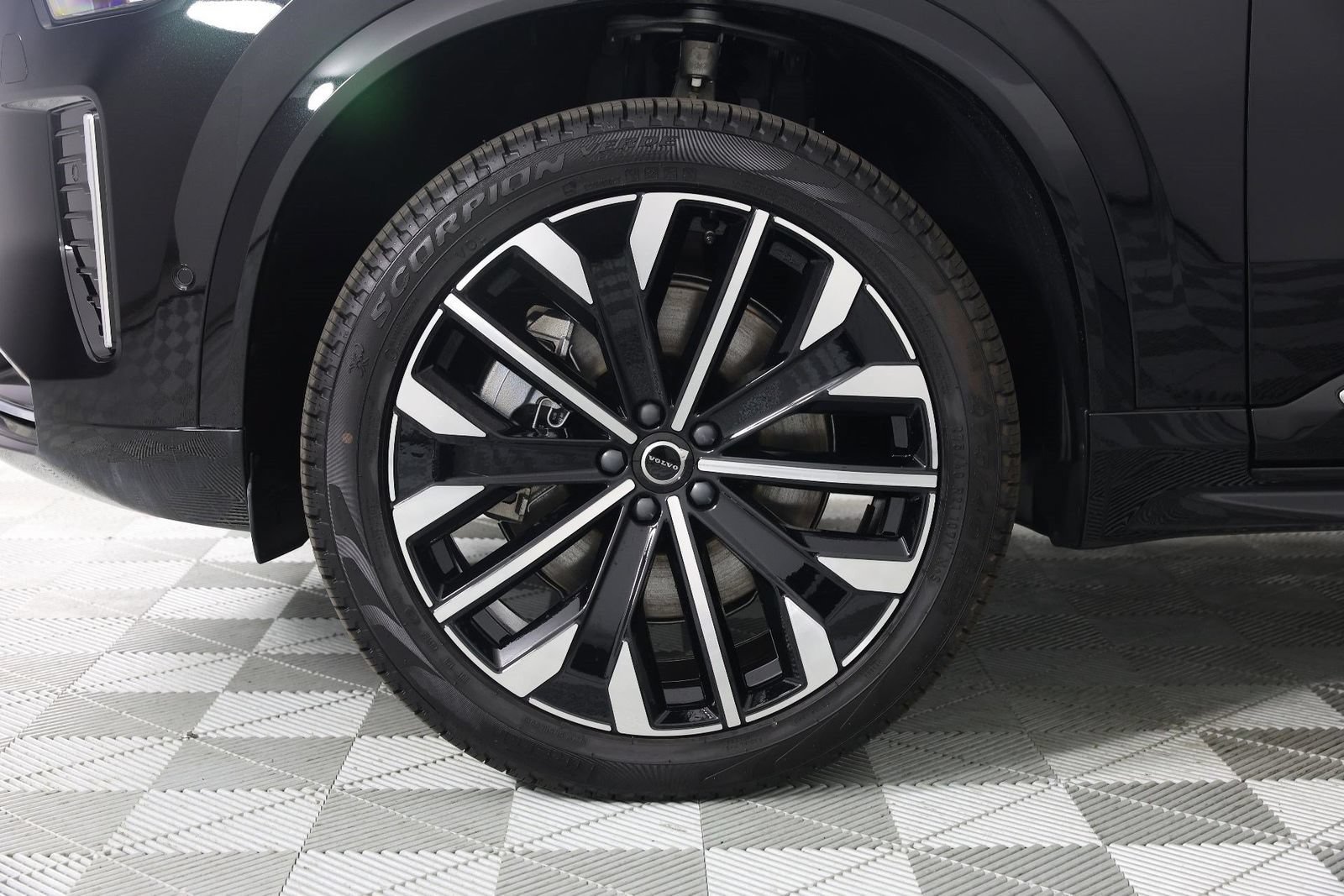 New 2026 Volvo XC90 T8 Ultra w/ Protection Package AWD/4WD image 13