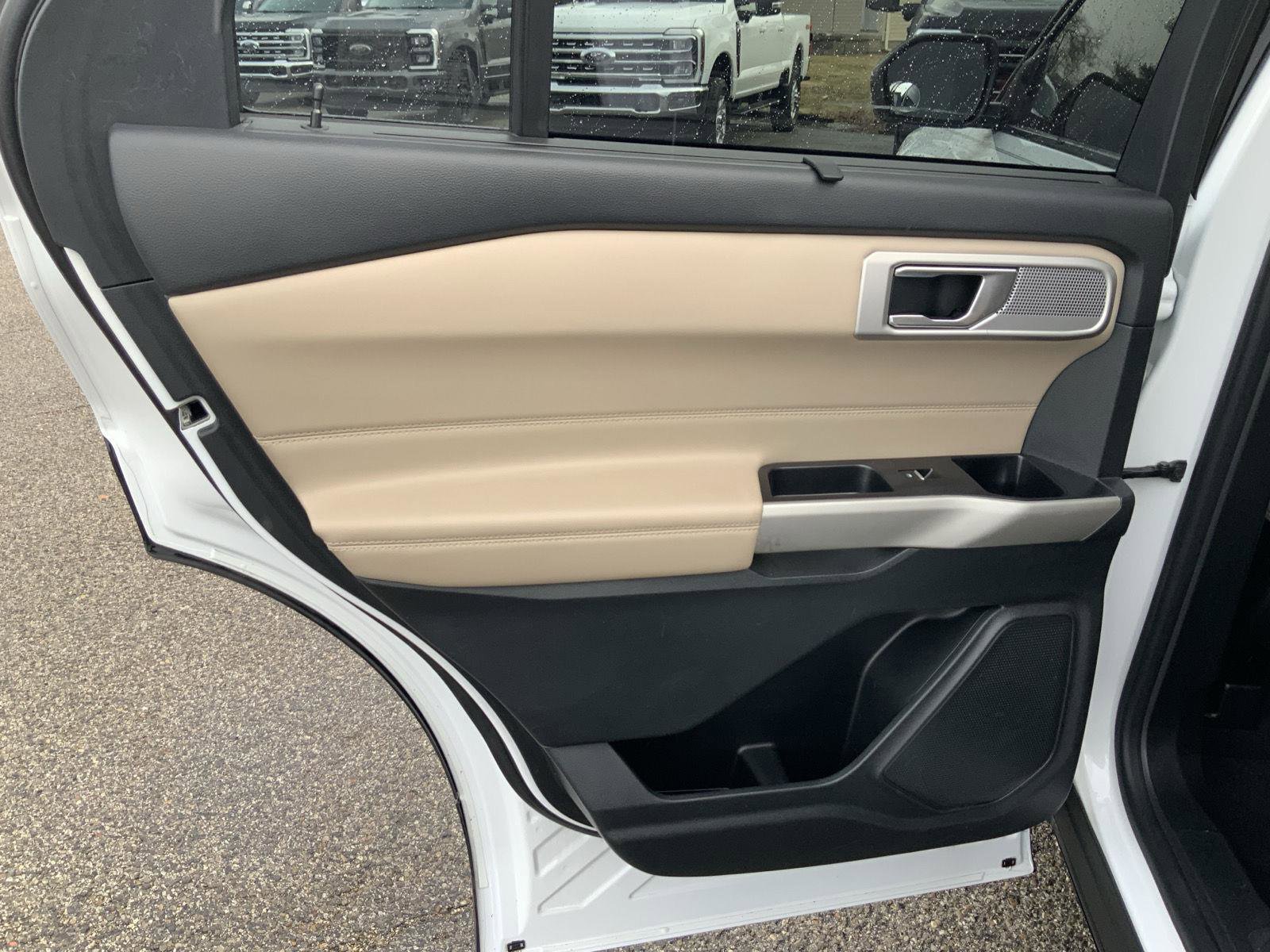 Used 2022 Ford Explorer Limited AWD/4WD image 62