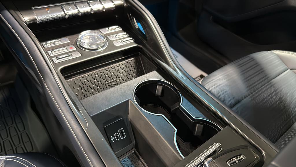 Used 2024 Lincoln Nautilus Reserve image 26