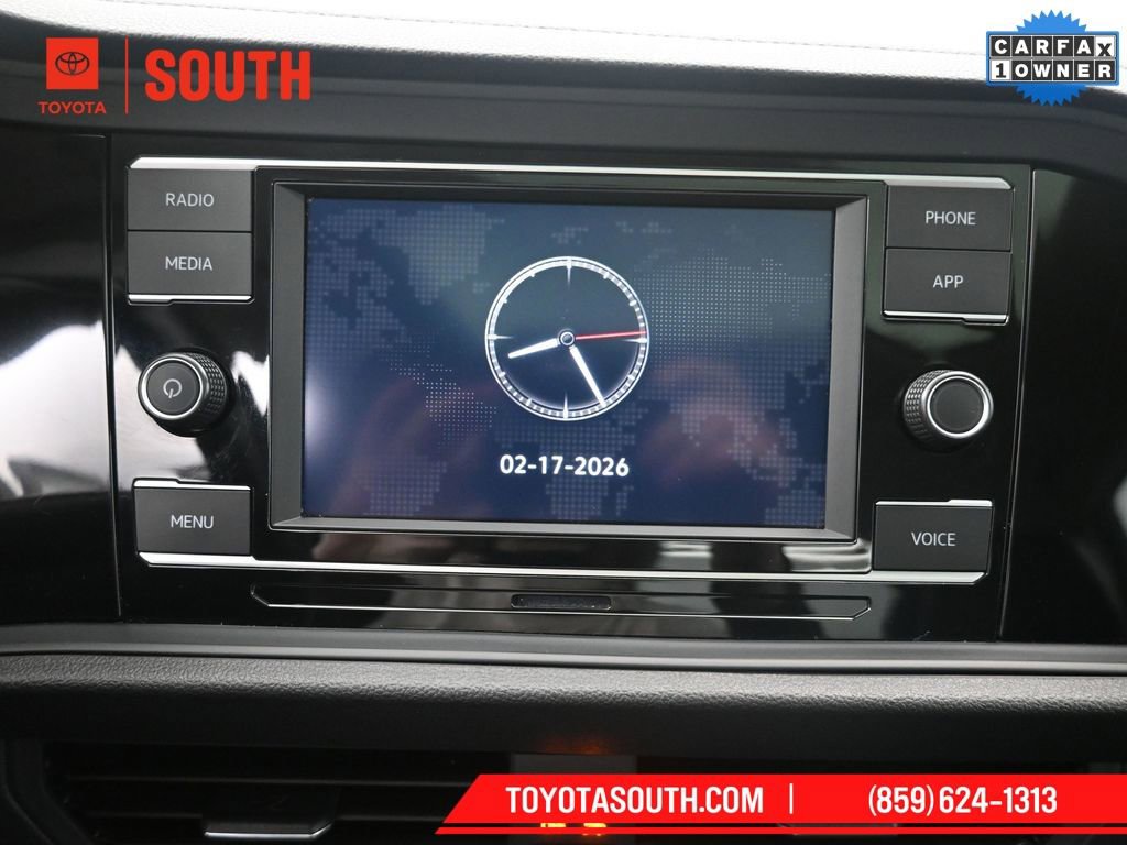 Used 2024 Volkswagen Jetta SE image 13