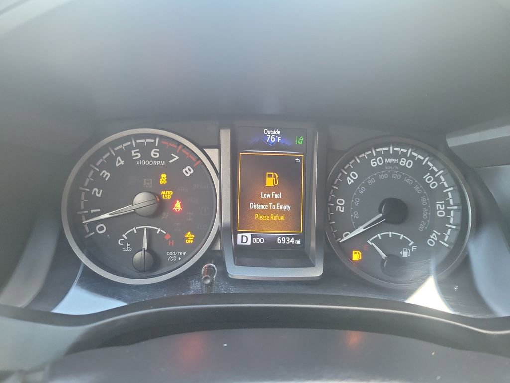 Certified 2023 Toyota Tacoma TRD Off-Road image 32