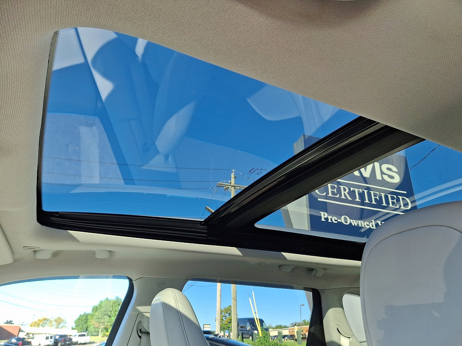 Used 2019 Jeep Cherokee Limited image 14