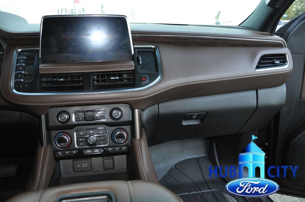 Used 2021 Chevrolet Suburban High Country w/ Premium Package RWD image 20