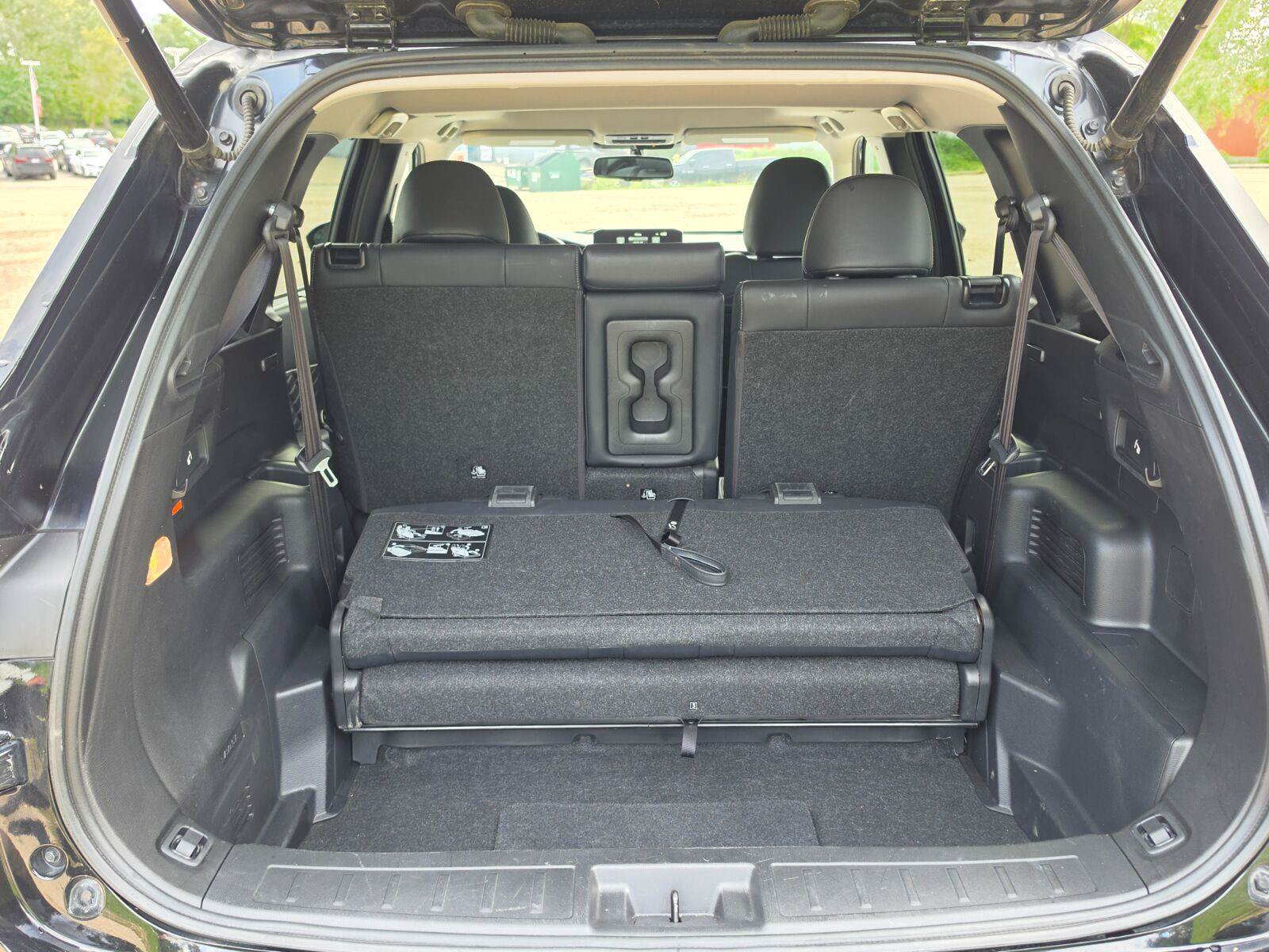 Used 2024 Mitsubishi Outlander 4WD Plug-In Hybrid image 15