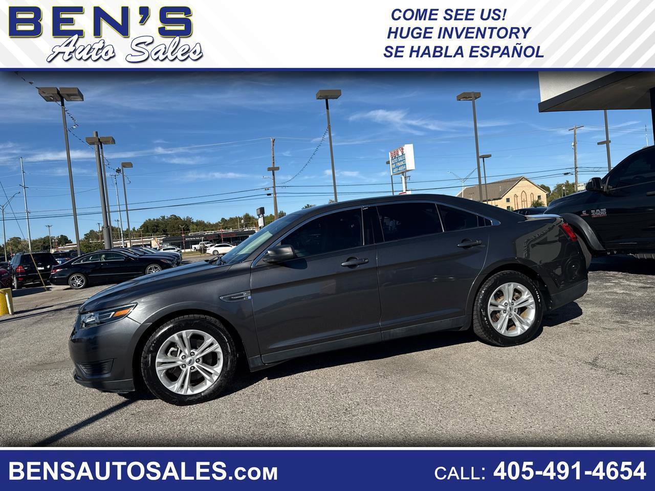 Used 2017 Ford Taurus SE FWD image 1