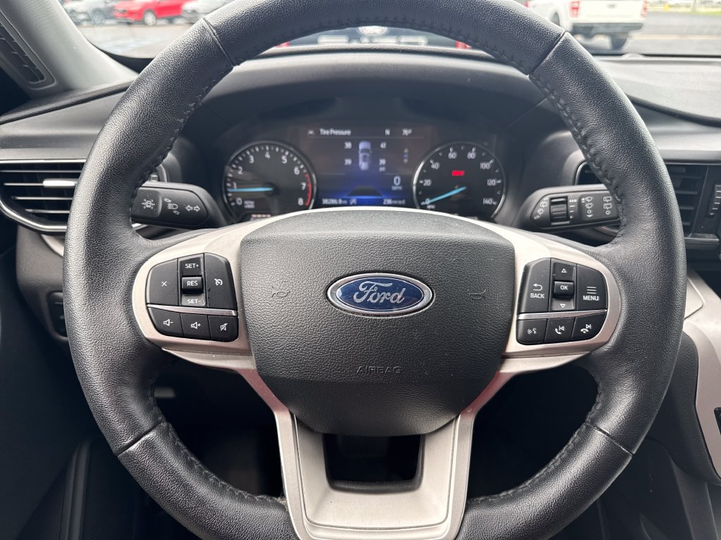 Used 2024 Ford Explorer XLT w/ Equipment Group 202A AWD/4WD image 10