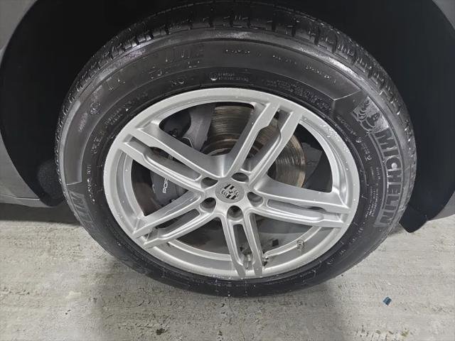 Used 2021 Porsche Macan AWD/4WD image 12