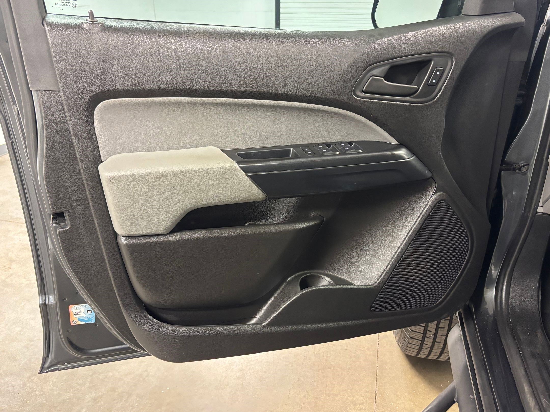 Used 2016 GMC Canyon 2WD Crew Cab w/ Convenience Package image 21