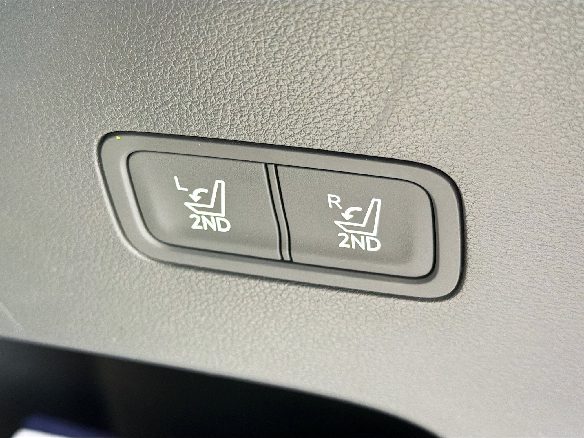 New 2026 Hyundai Santa Fe SE FWD image 13