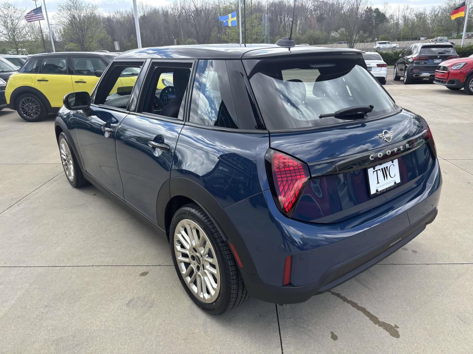New 2026 MINI Cooper S FWD image 7