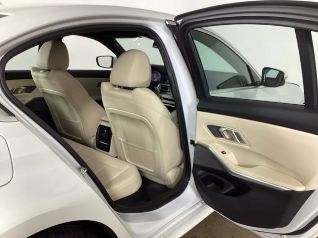 Used 2019 BMW 330i xDrive Sedan w/ Premium Package AWD/4WD image 24