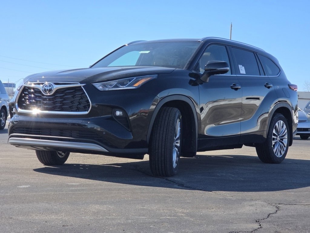 New 2026 Toyota Highlander Platinum image 23