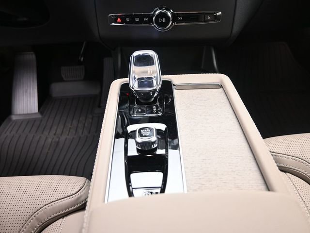 New 2026 Volvo XC90 B6 Ultra w/ Protection Package Premier image 13