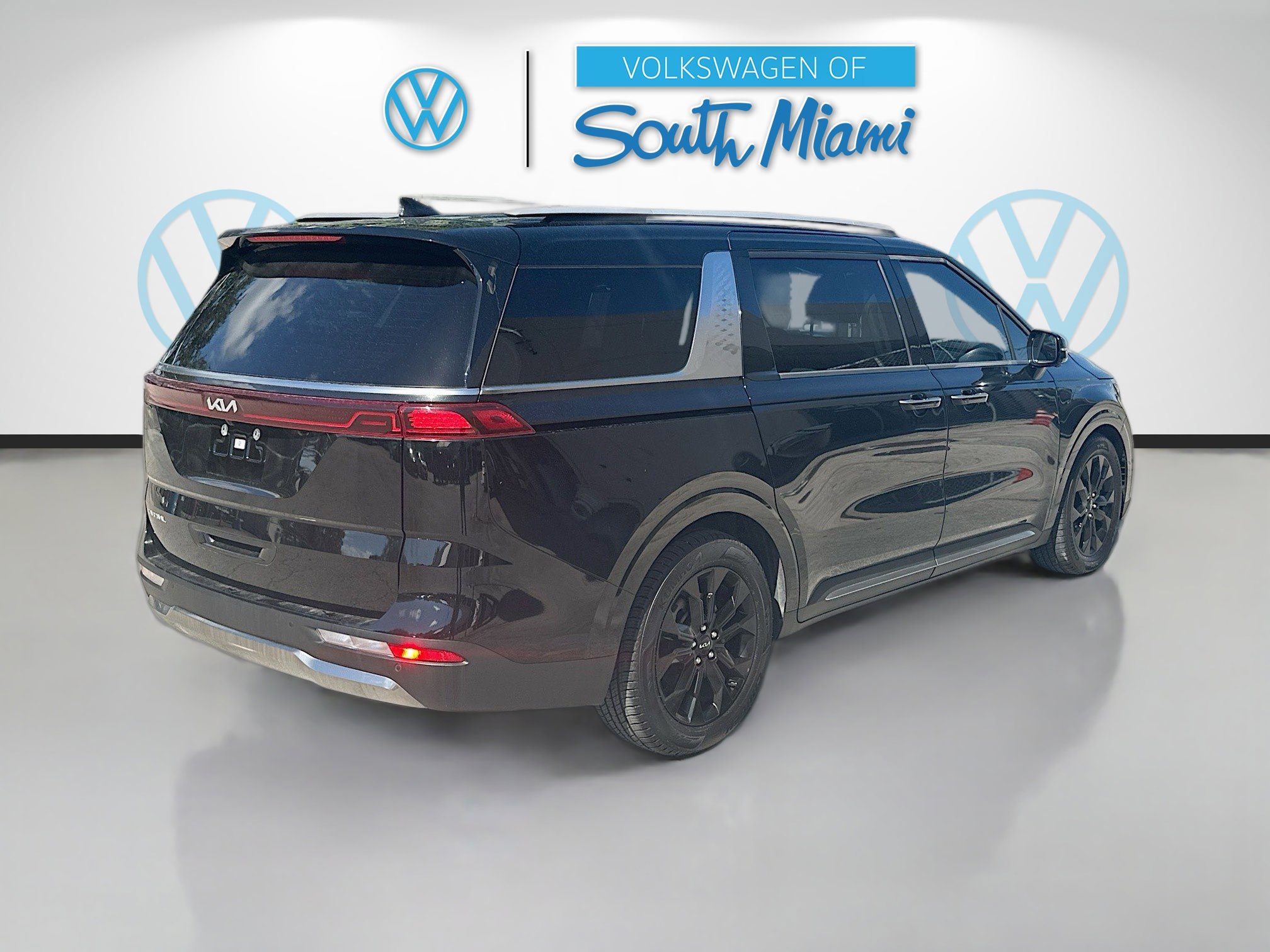 Used 2024 Kia Carnival SX Prestige image 7