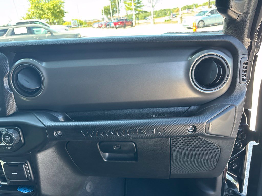 Used 2023 Jeep Wrangler Unlimited Sport AWD/4WD image 32