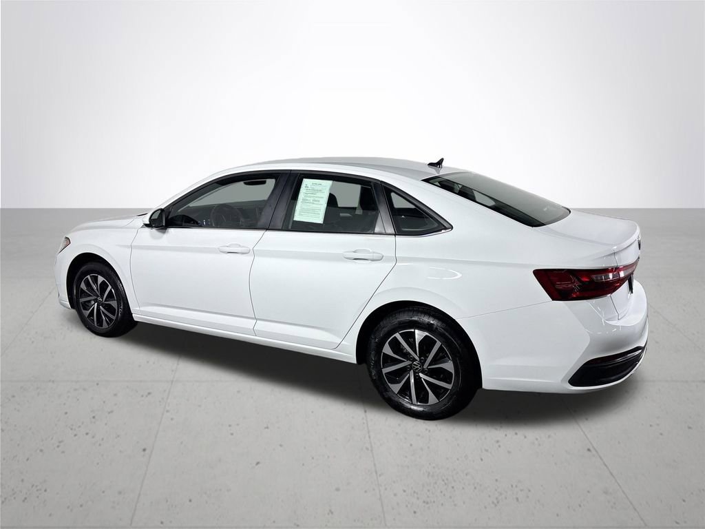 Used 2025 Volkswagen Jetta S image 8