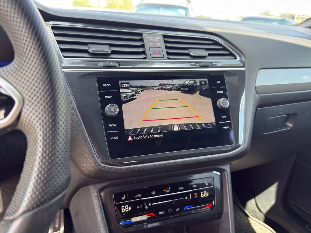 Used 2023 Volkswagen Tiguan SE R-Line image 16