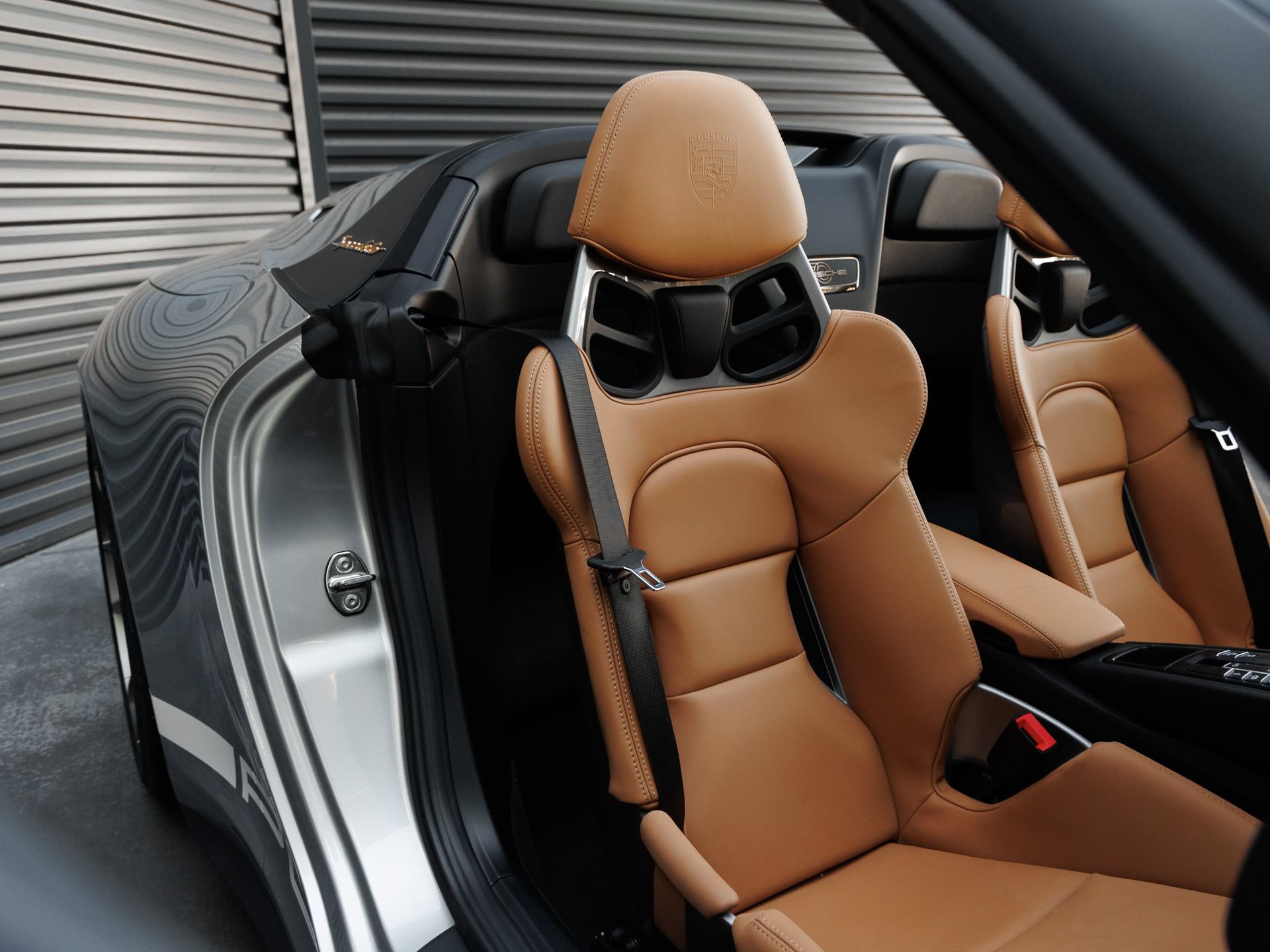 Certified 2019 Porsche 911 Speedster RWD image 36