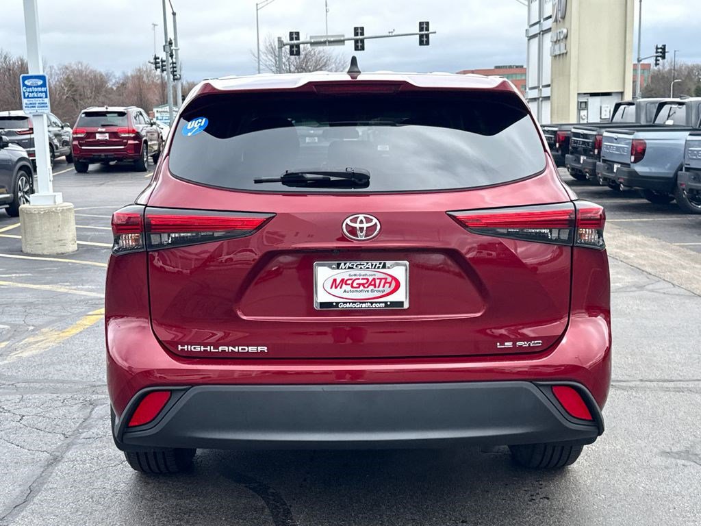 Used 2022 Toyota Highlander LE image 10