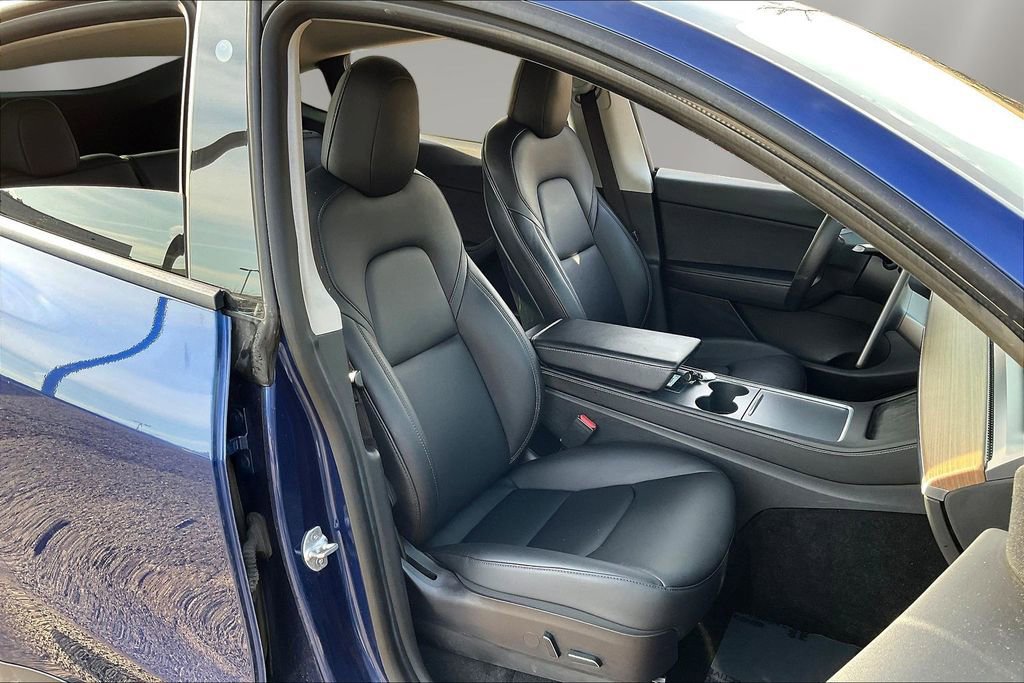 Used 2021 Tesla Model Y Long Range image 28