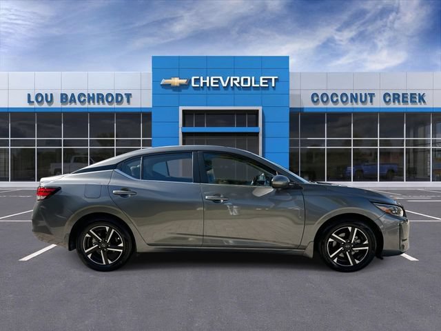Used 2025 Nissan Sentra SV FWD image 9