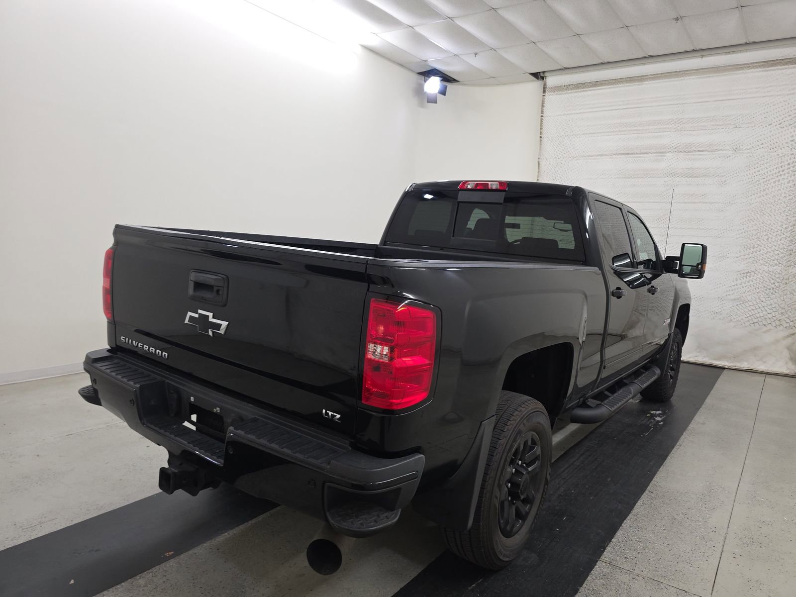 Used 2019 Chevrolet Silverado 2500 LTZ w/ Duramax Plus Package image 3