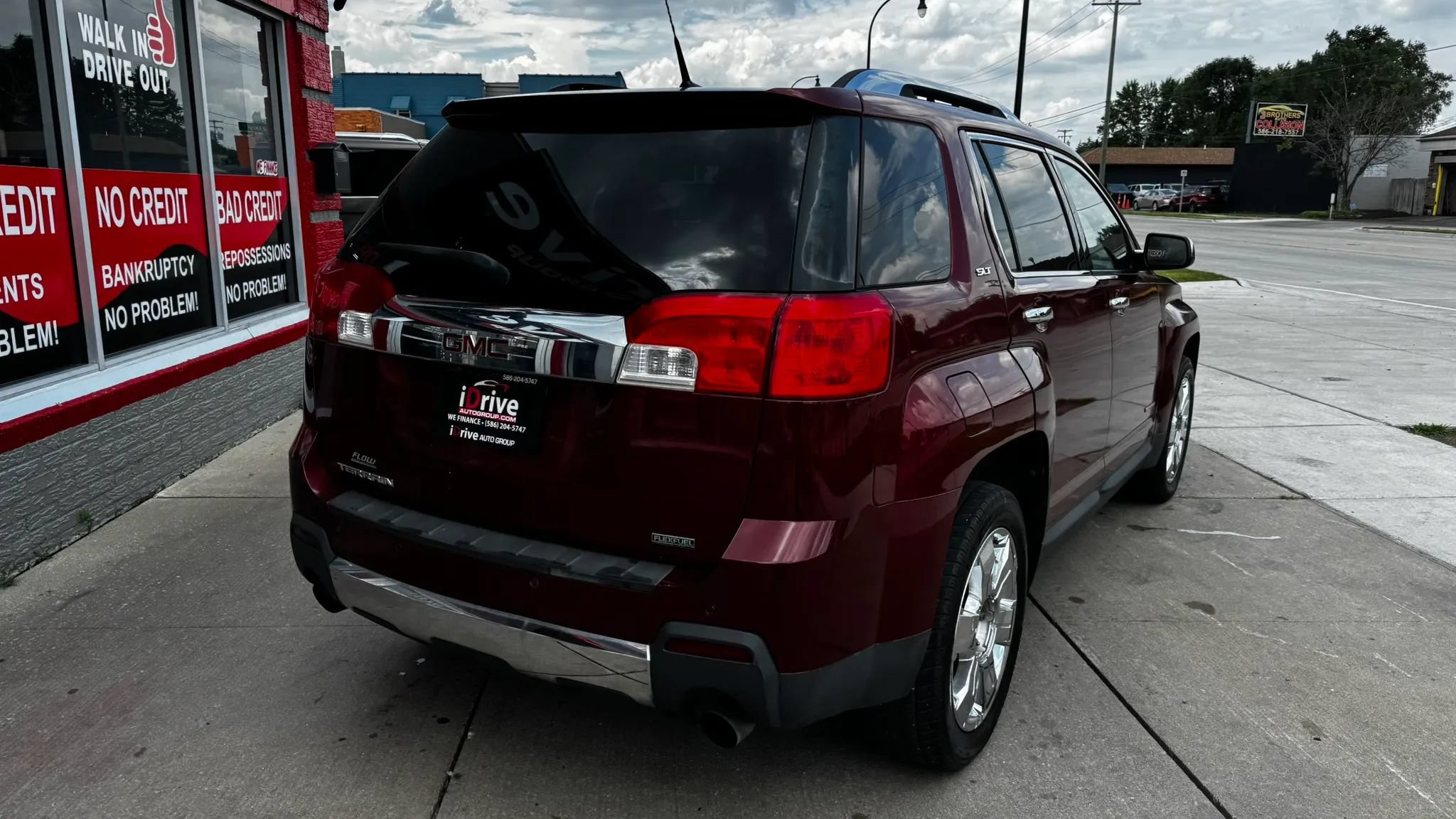 Used 2011 GMC Terrain SLT FWD image 7