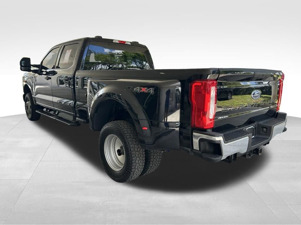 Used 2025 Ford F350 XLT AWD/4WD image 4