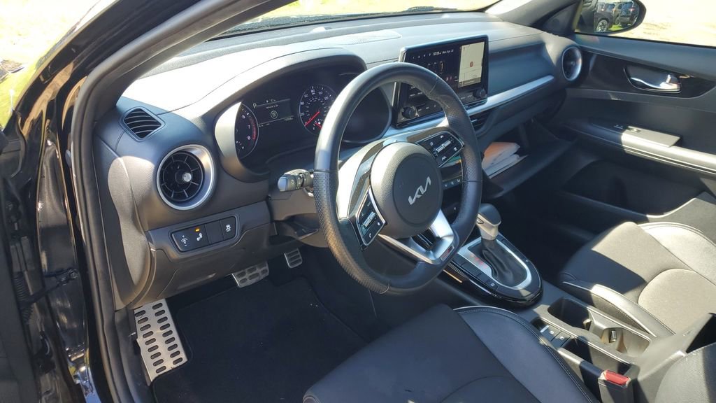 Used 2022 Kia Forte GT-Line w/ GT-Line Premium Package FWD image 8