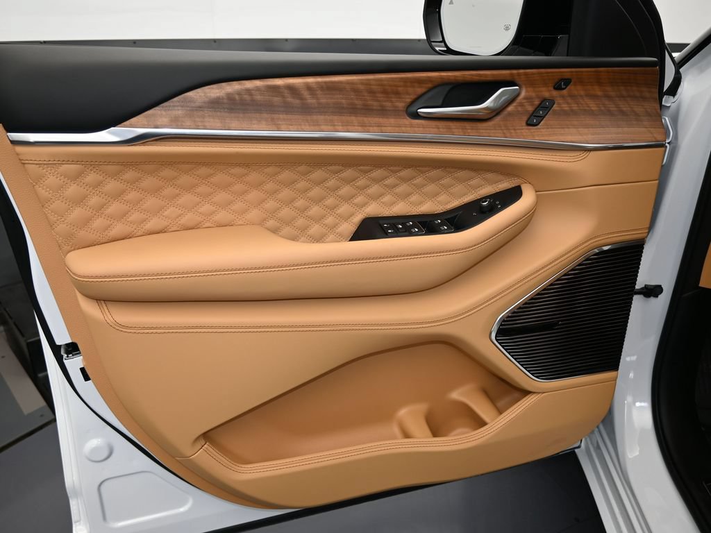 New 2025 Jeep Grand Cherokee Summit AWD/4WD image 12